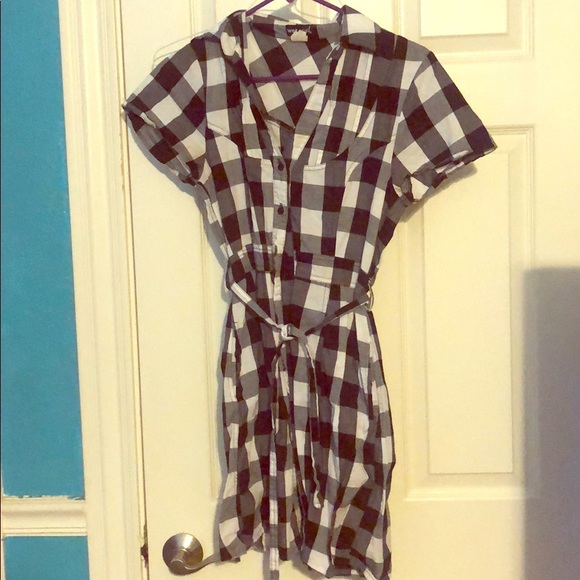 Wet Seal Dresses & Skirts - Wet Seal Black and White Checkered Dress